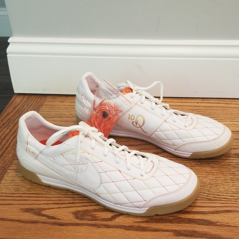 Nike 10R Pelada Ronaldinho Sneakers